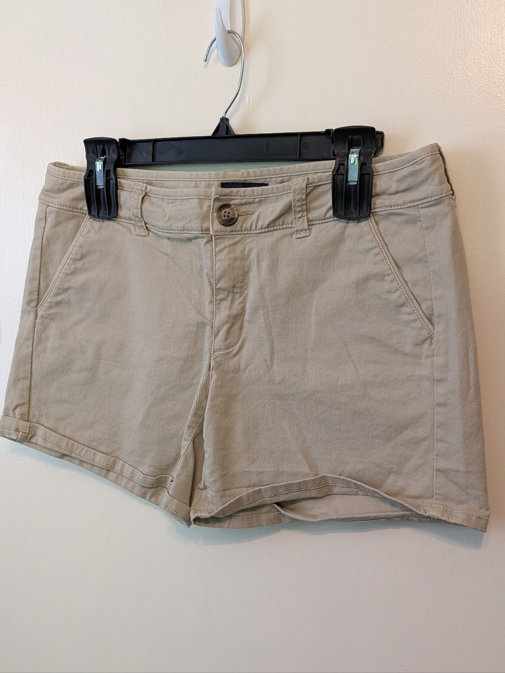 American Eagle Outfitters Beige Khaki Women's Shorts Size 8 Midi Stretch AE